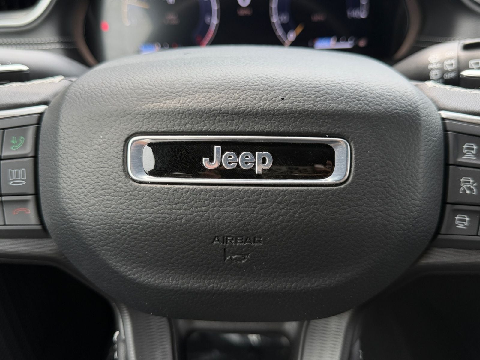 2025 Jeep Grand Cherokee Laredo 4x4