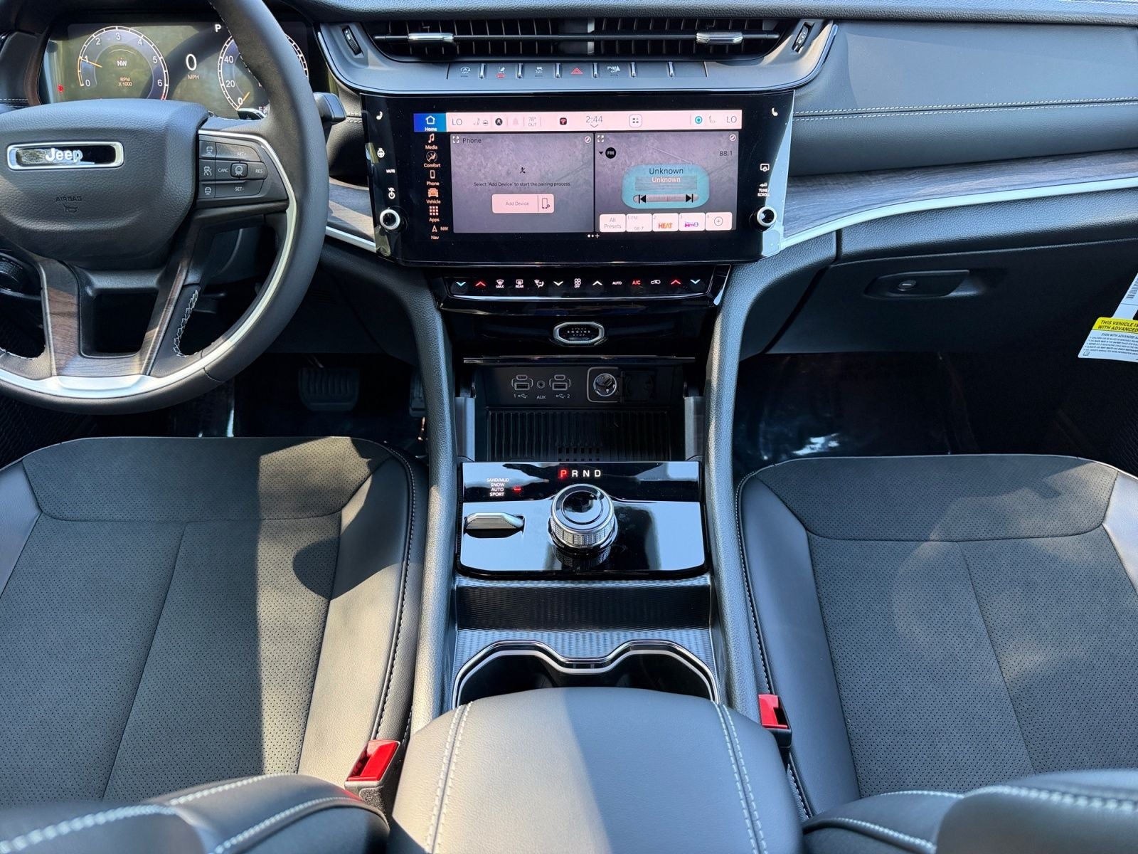 2027 Jeep Grand Cherokee GRAND CHEROKEE LAREDO ALTITUDE 4X4