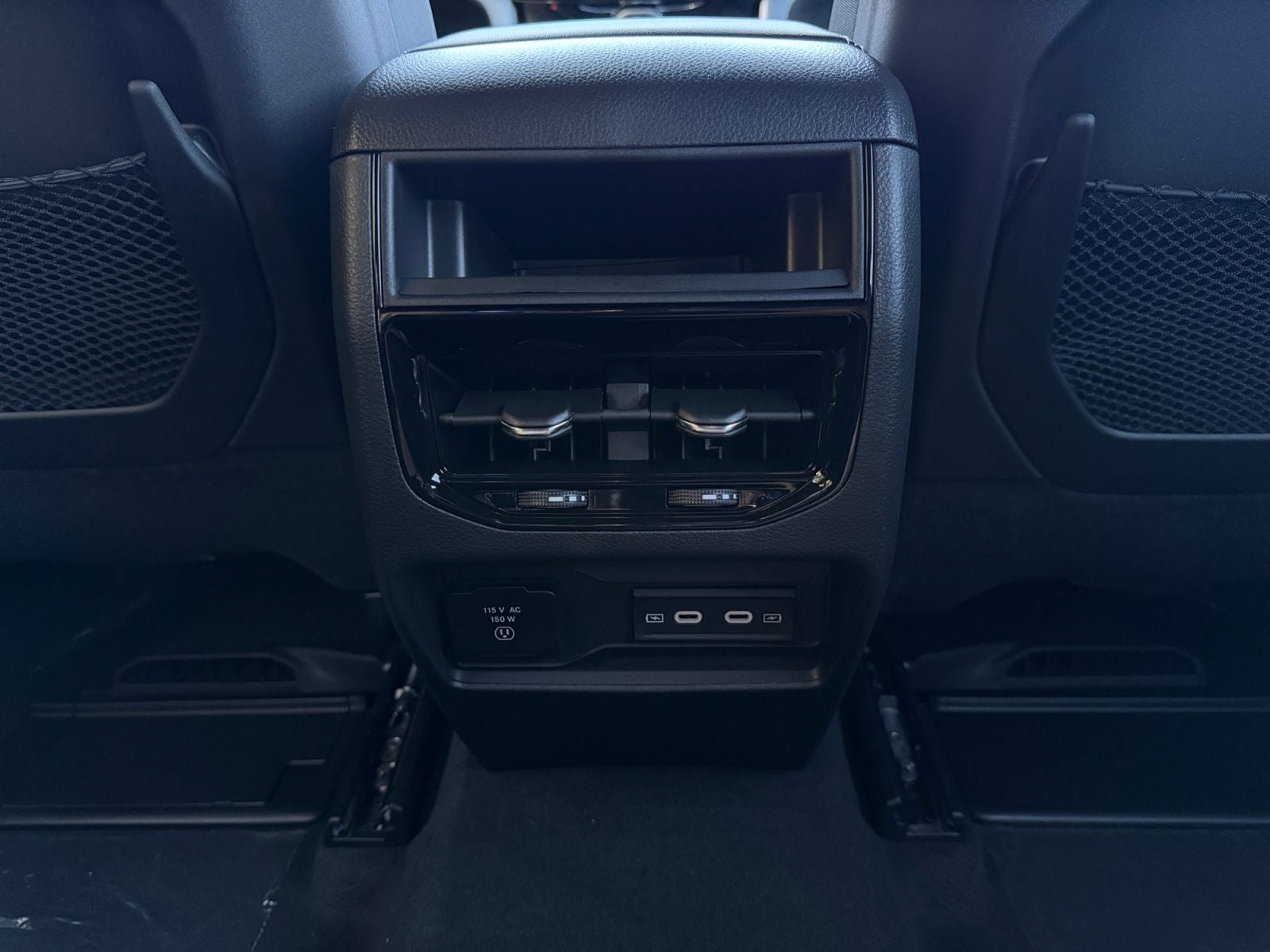 2027 Jeep Grand Cherokee GRAND CHEROKEE LAREDO ALTITUDE 4X4
