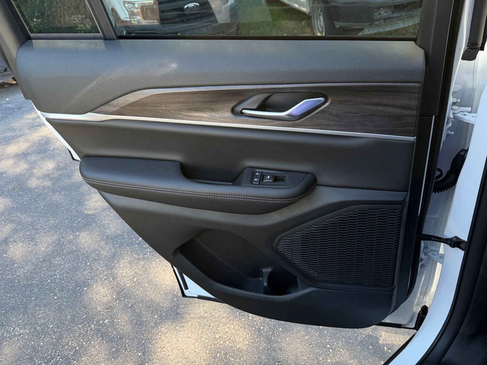 2027 Jeep Grand Cherokee GRAND CHEROKEE LAREDO ALTITUDE 4X4