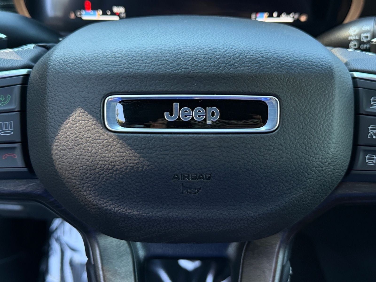 2027 Jeep Grand Cherokee GRAND CHEROKEE LAREDO ALTITUDE 4X4
