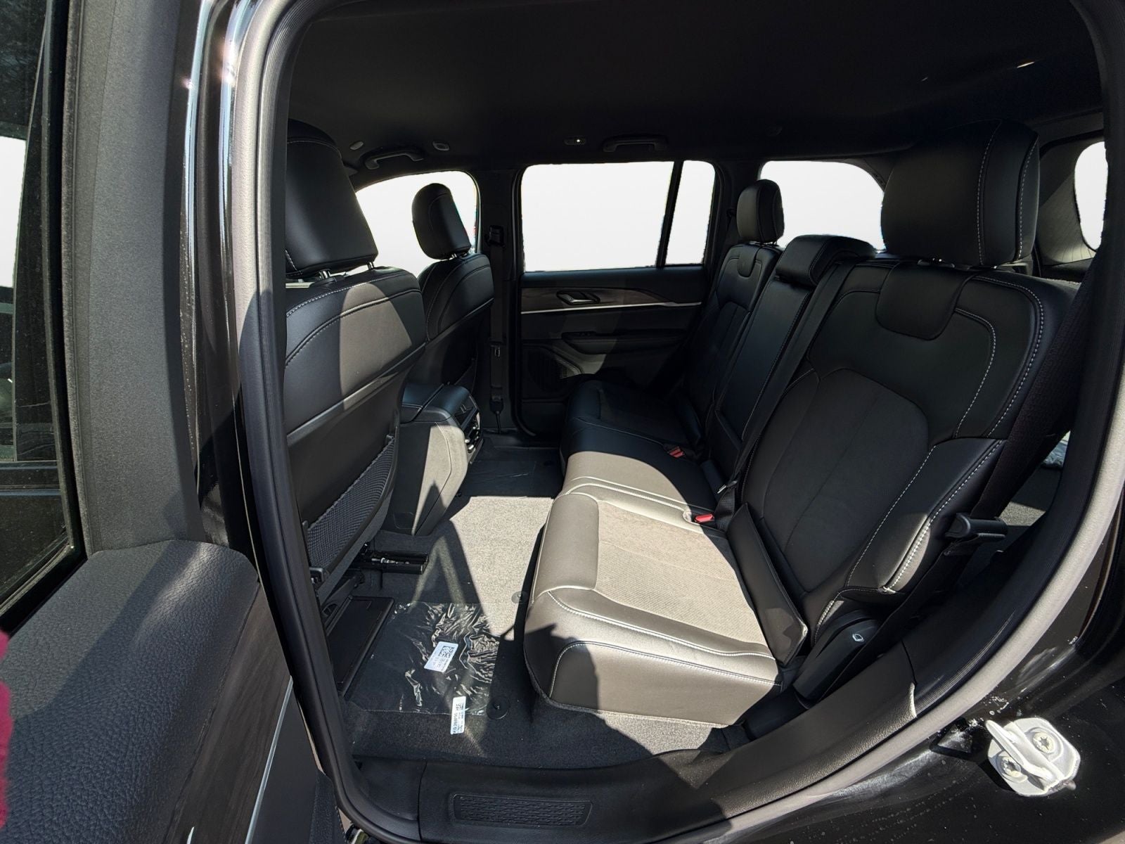 2027 Jeep Grand Cherokee GRAND CHEROKEE LAREDO ALTITUDE 4X4