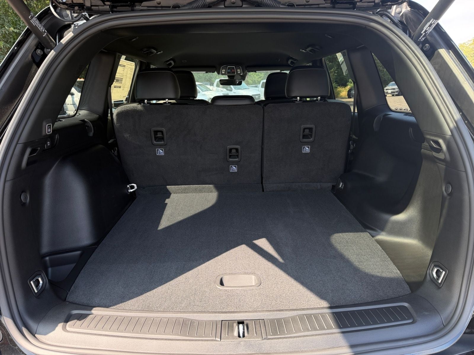 2027 Jeep Grand Cherokee GRAND CHEROKEE LAREDO ALTITUDE 4X4