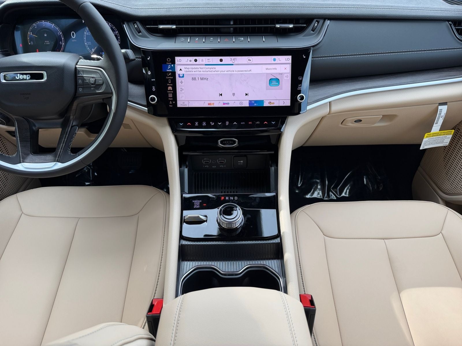 2027 Jeep Grand Cherokee GRAND CHEROKEE LIMITED 4X4