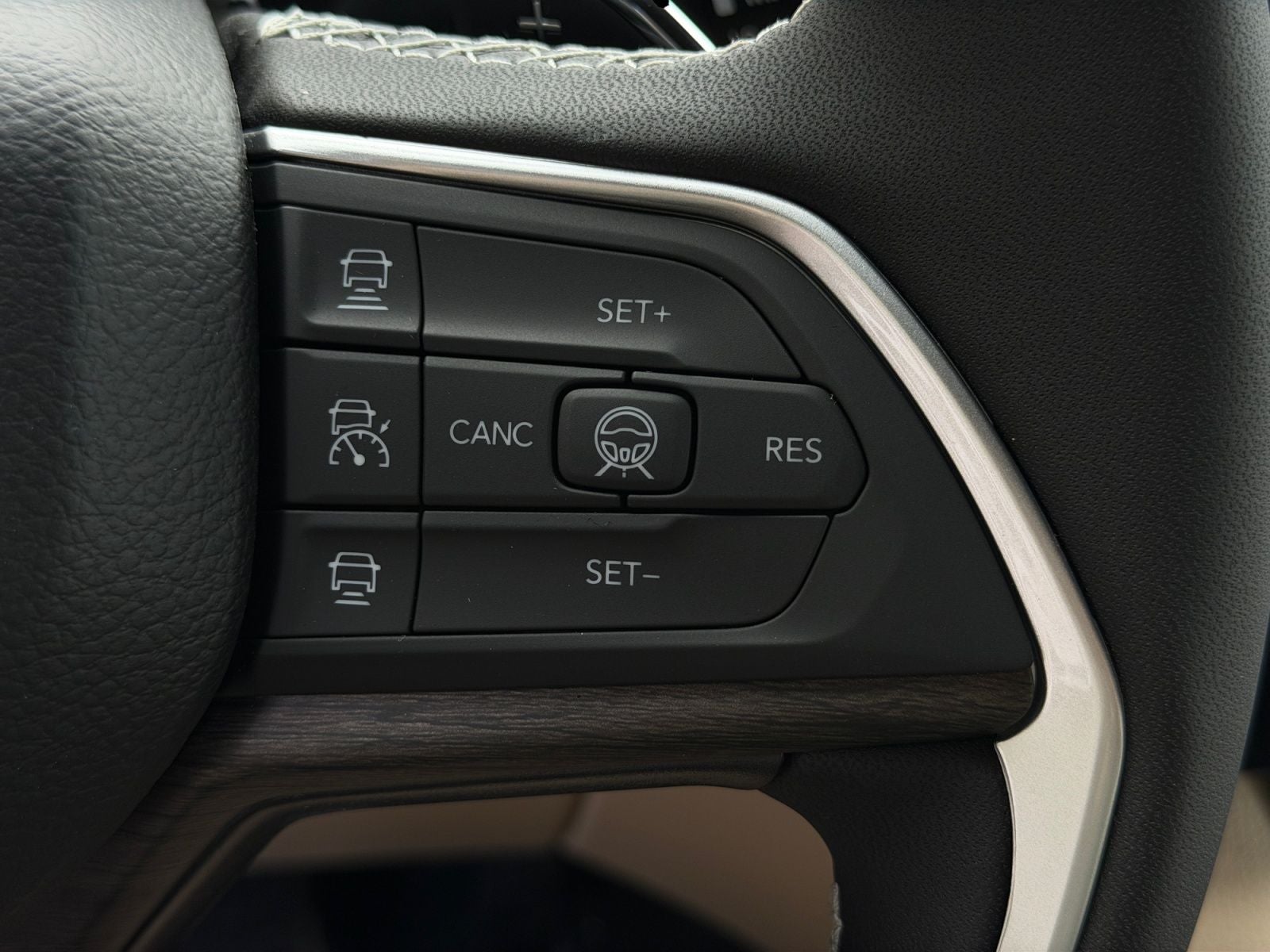 2027 Jeep Grand Cherokee GRAND CHEROKEE LIMITED 4X4
