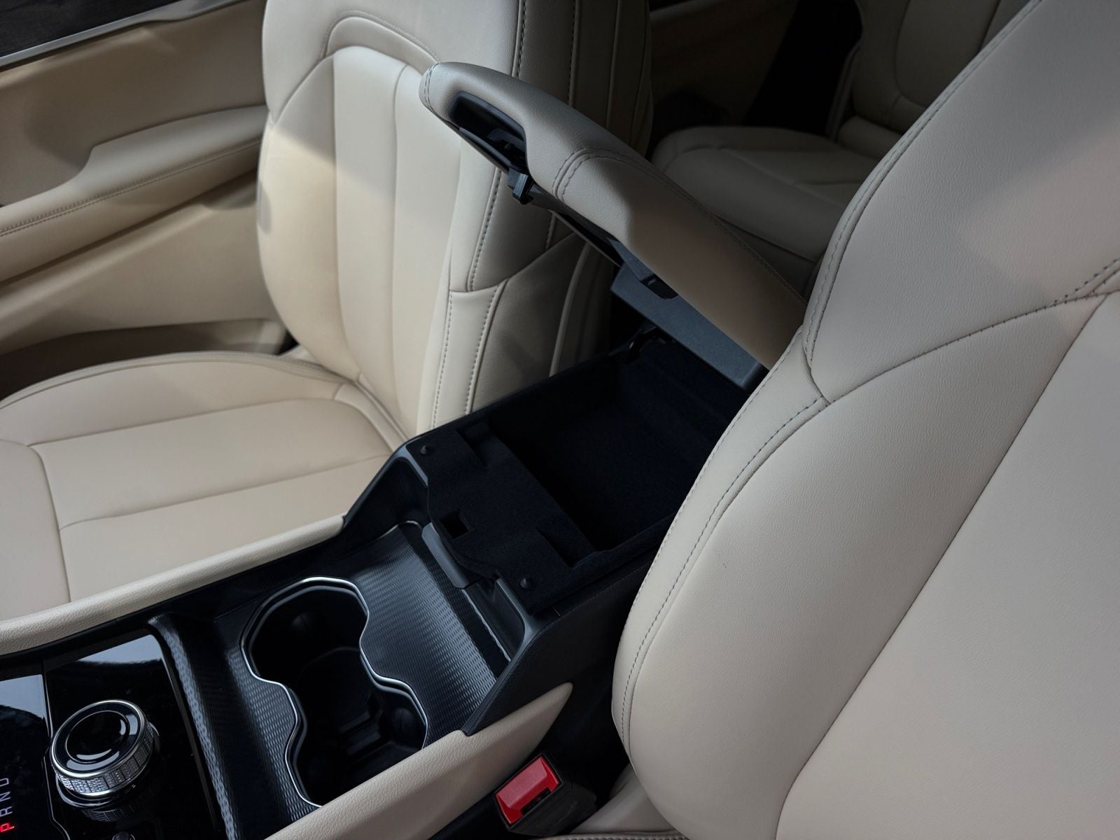 2027 Jeep Grand Cherokee GRAND CHEROKEE LIMITED 4X4