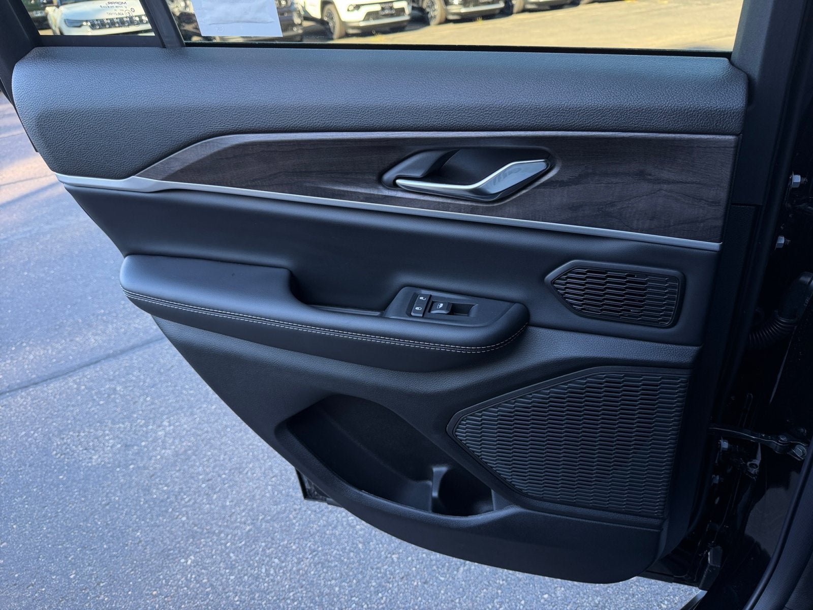 2027 Jeep Grand Cherokee Limited