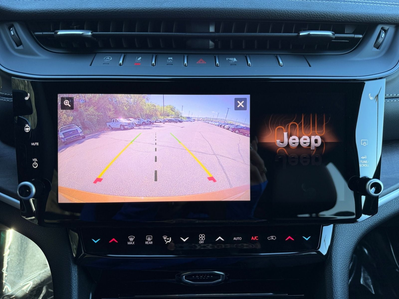 2027 Jeep Grand Cherokee GRAND CHEROKEE LIMITED 4X4