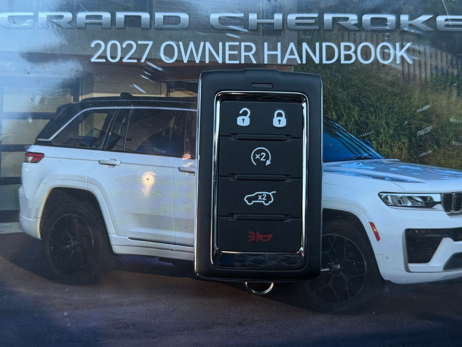 2027 Jeep Grand Cherokee GRAND CHEROKEE LIMITED 4X4