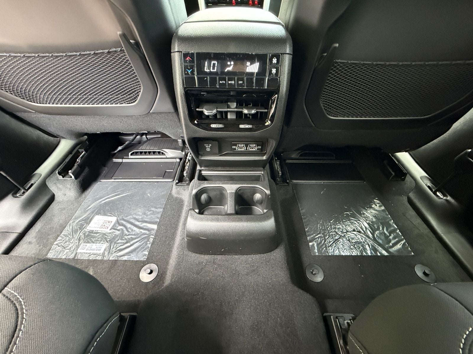 2026 Jeep Grand Cherokee GRAND CHEROKEE L LAREDO X 4X4