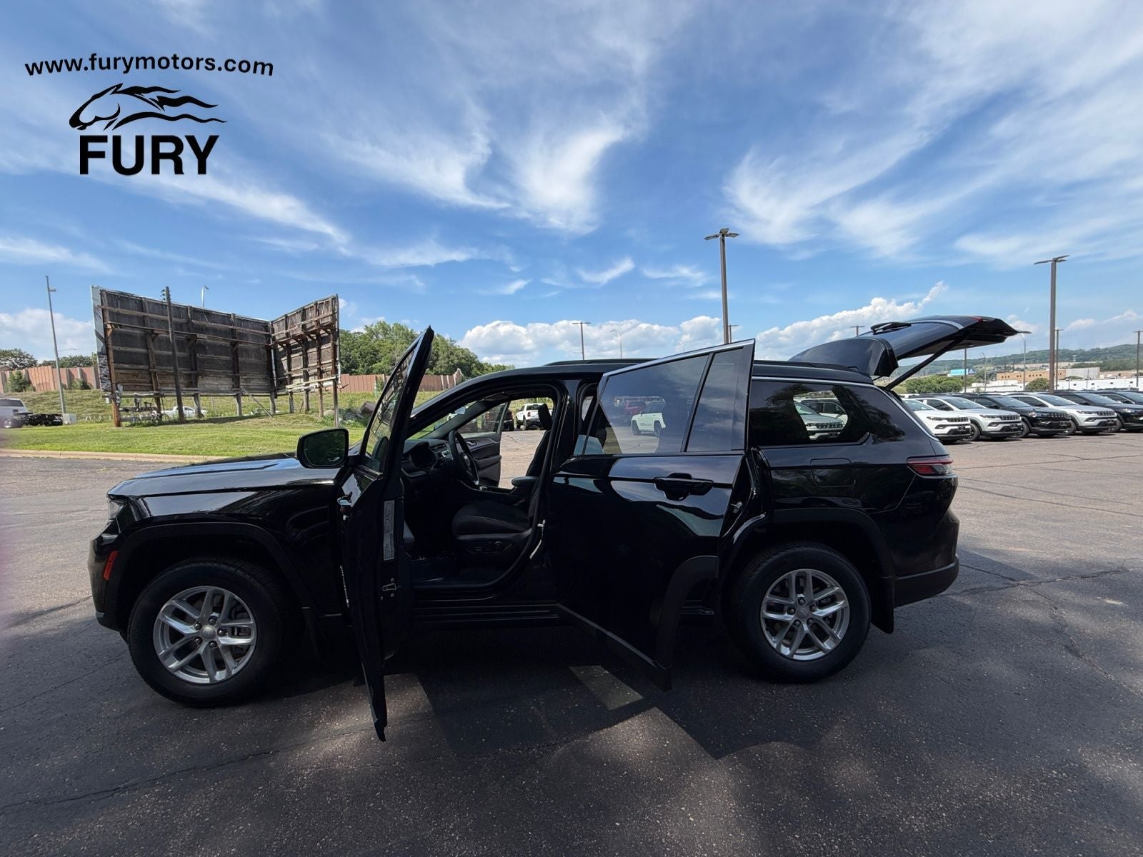 2026 Jeep Grand Cherokee GRAND CHEROKEE L LAREDO X 4X4