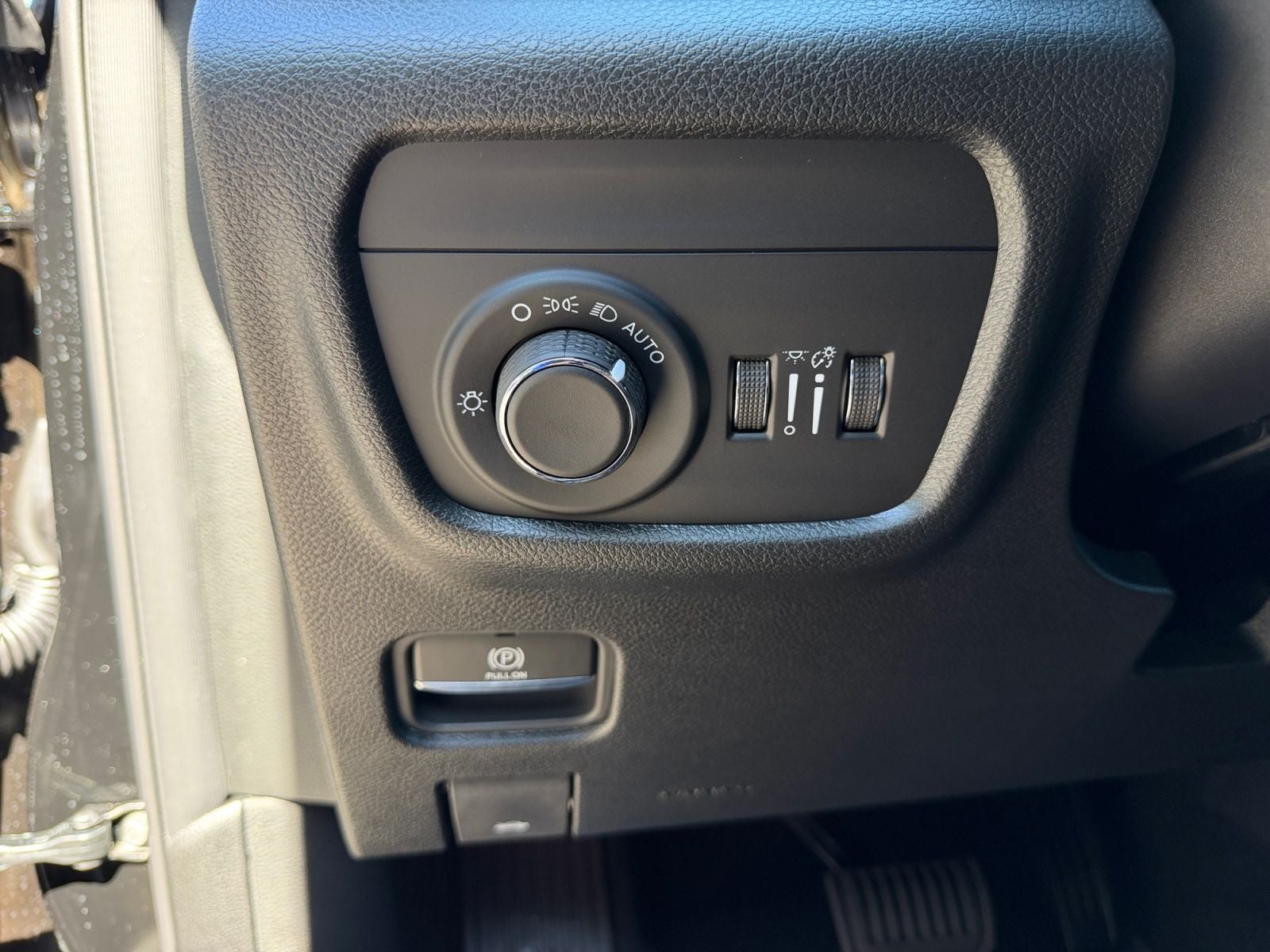 2027 Jeep Grand Cherokee GRAND CHEROKEE L LAREDO ALTITUDE 4X4