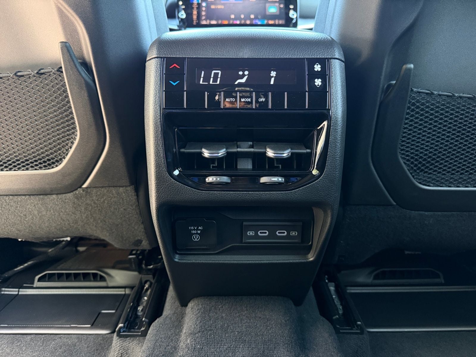 2027 Jeep Grand Cherokee GRAND CHEROKEE L LAREDO ALTITUDE 4X4