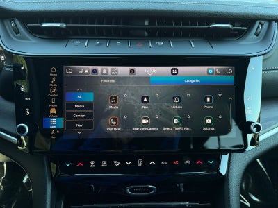 2027 Jeep Grand Cherokee GRAND CHEROKEE L LAREDO ALTITUDE 4X4
