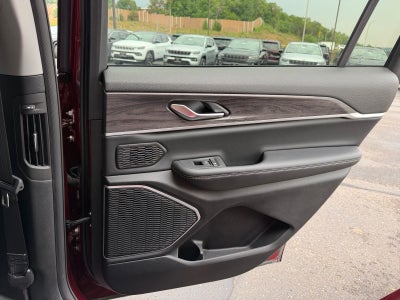 2022 Jeep Grand Cherokee L Limited 4x4