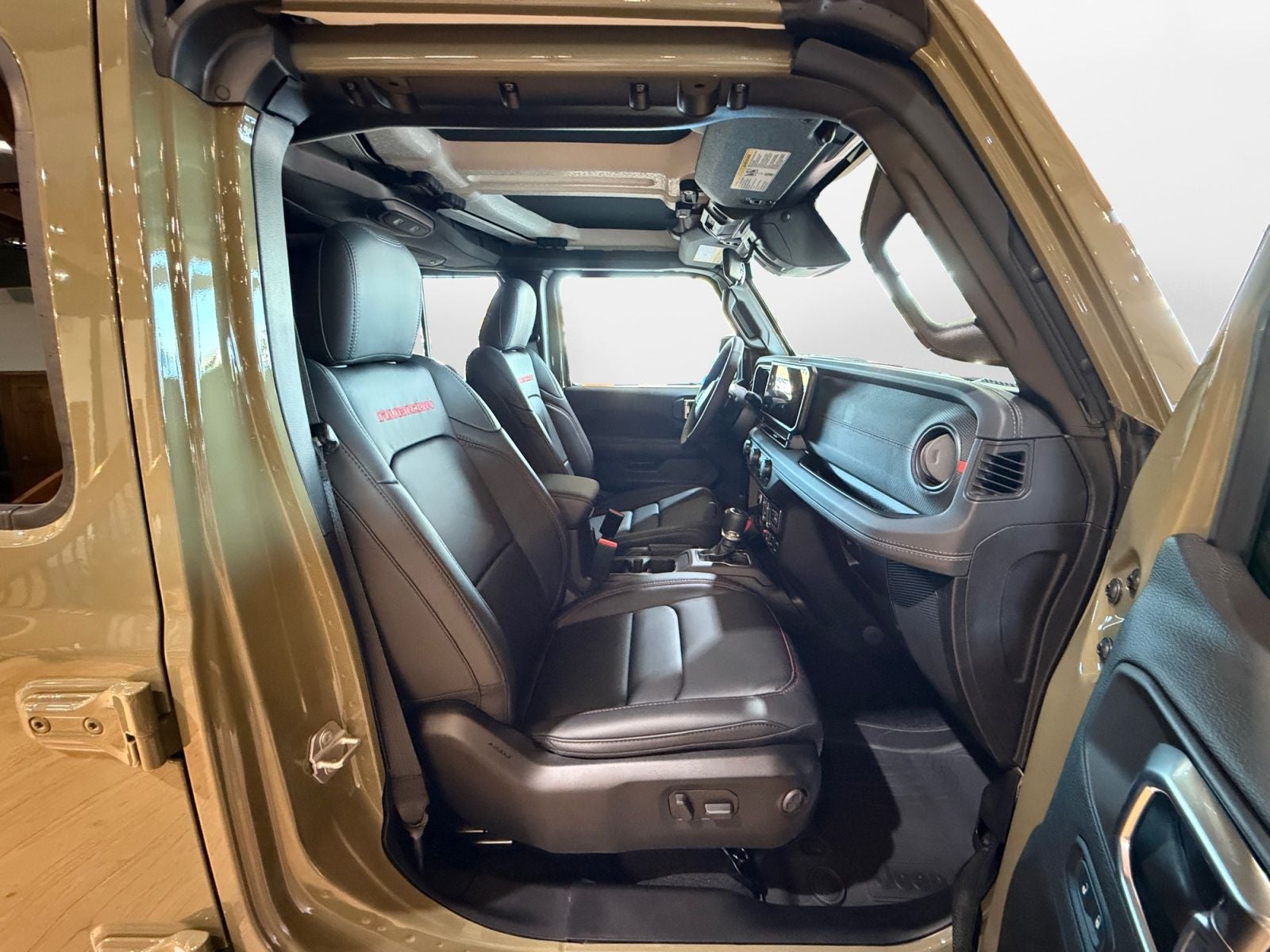 2026 Jeep Gladiator GLADIATOR SHADOW OPS 4X4