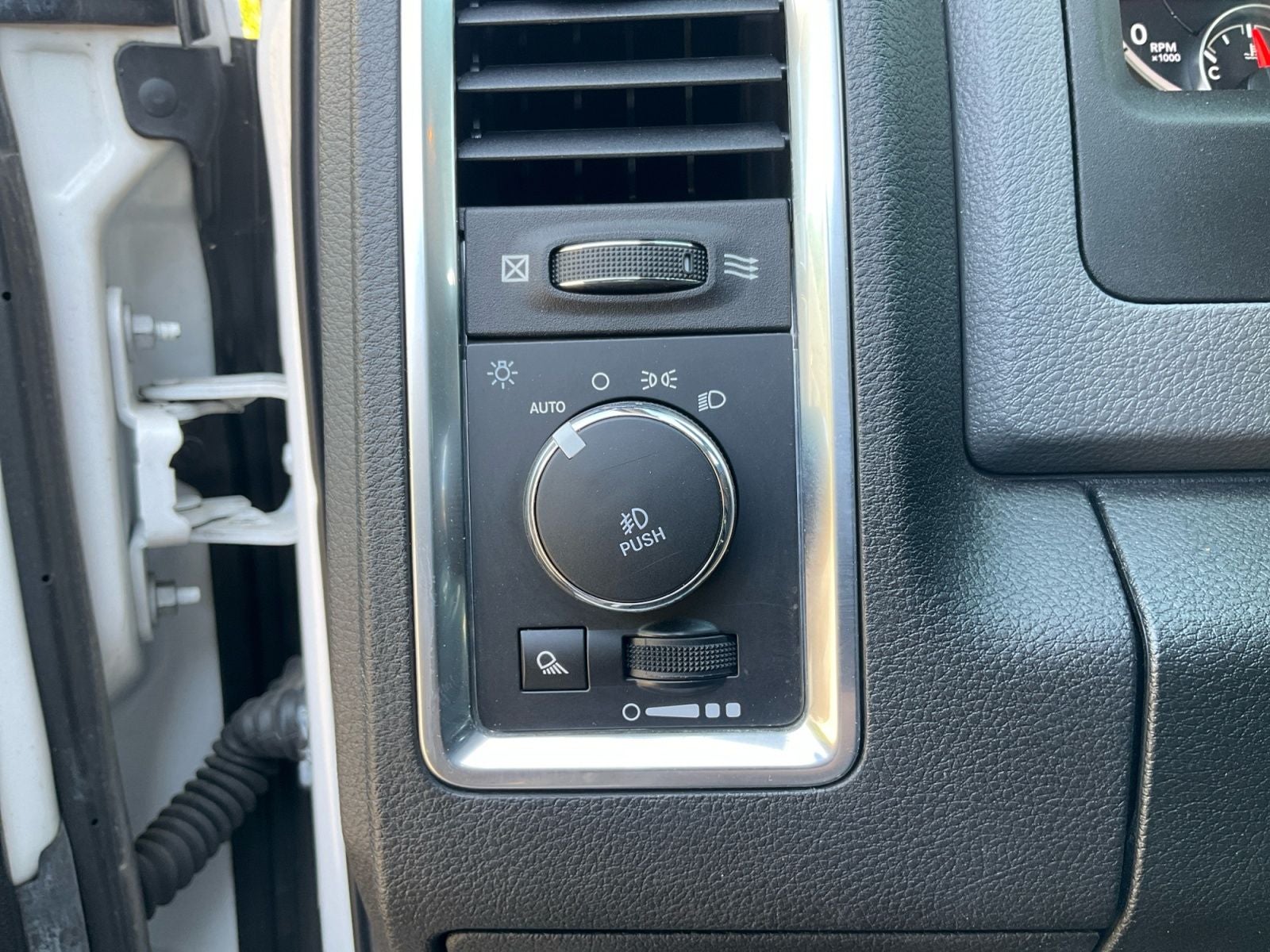 2018 RAM 1500 SLT Crew Cab 4x4 5'7' Box