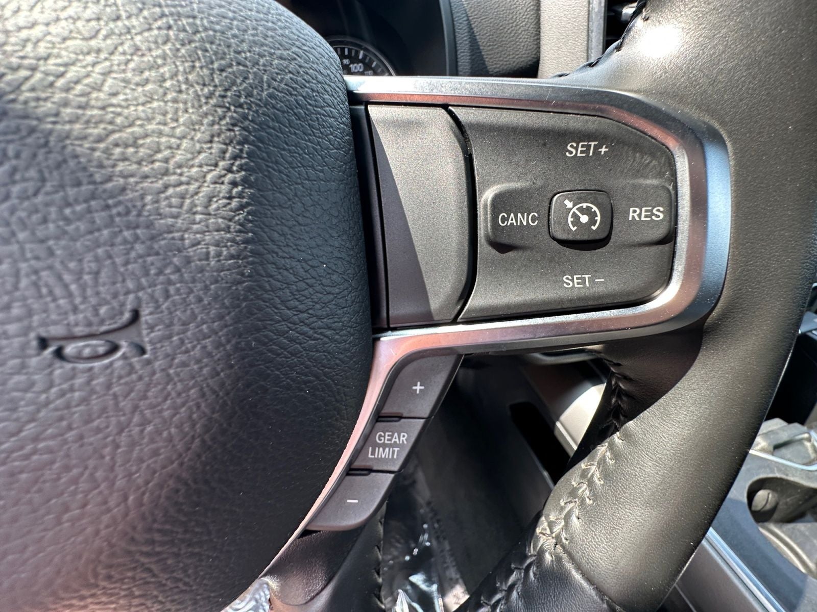 2024 RAM 1500 Big Horn Crew Cab 4x4 5'7' Box