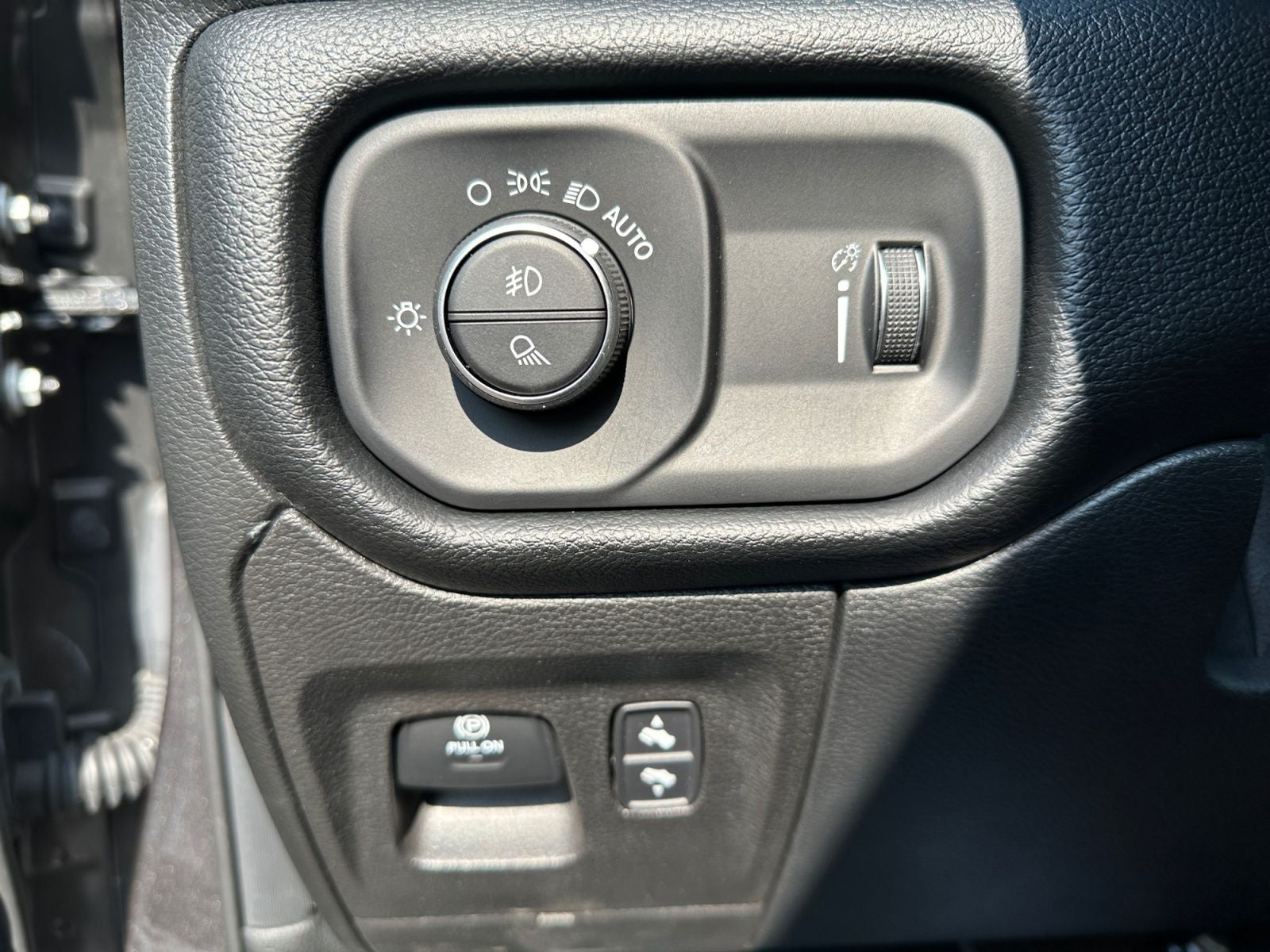 2020 RAM 1500 Big Horn Crew Cab 4x4 5'7' Box