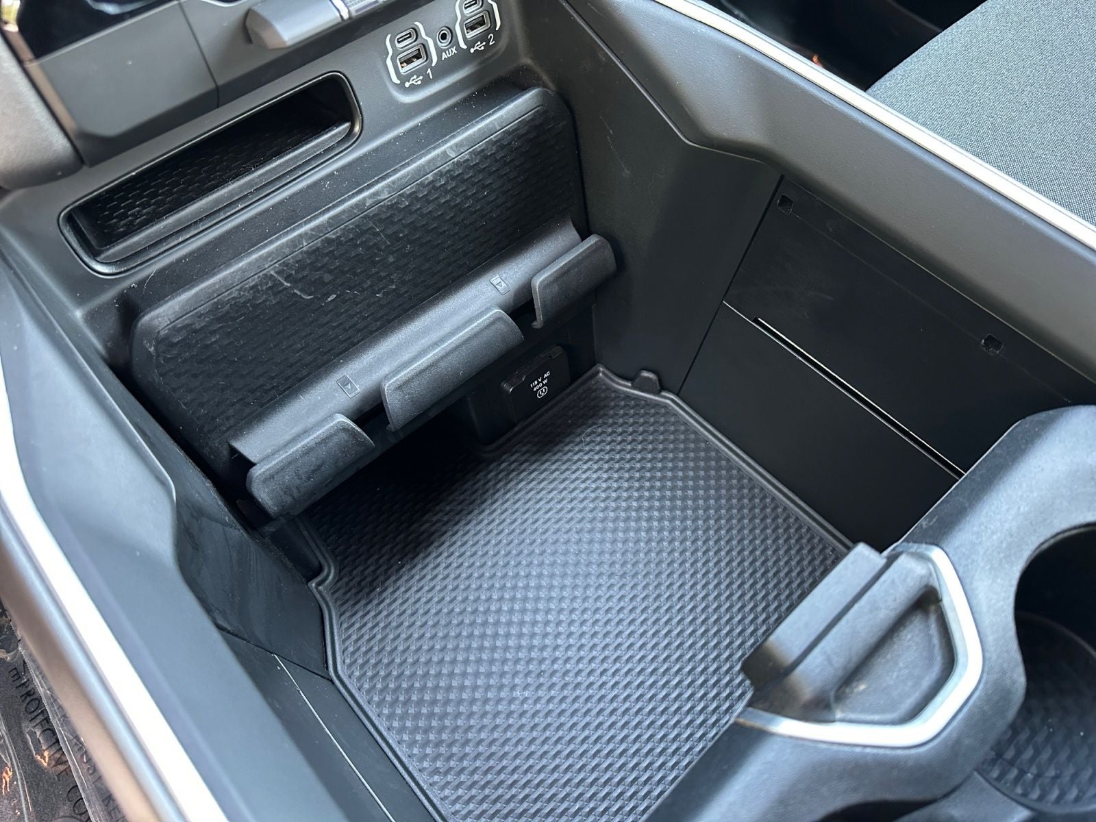 2020 RAM 1500 Big Horn Crew Cab 4x4 5'7' Box
