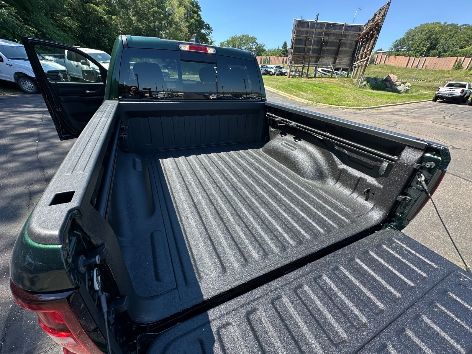 2026 RAM Ram 1500 RAM 1500 EXPRESS CREW CAB 4X4 5'7' BOX