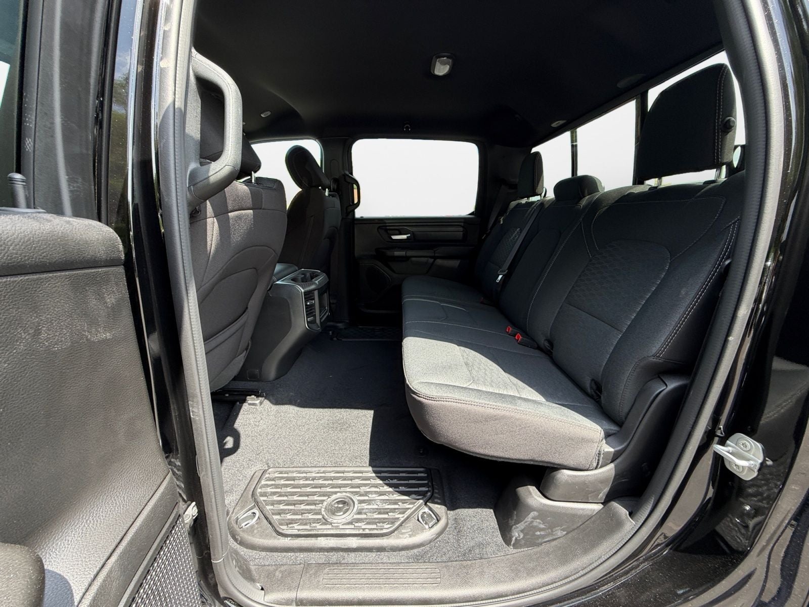 2026 RAM 1500 RAM 1500 EXPRESS CREW CAB 4X4 5'7' BOX