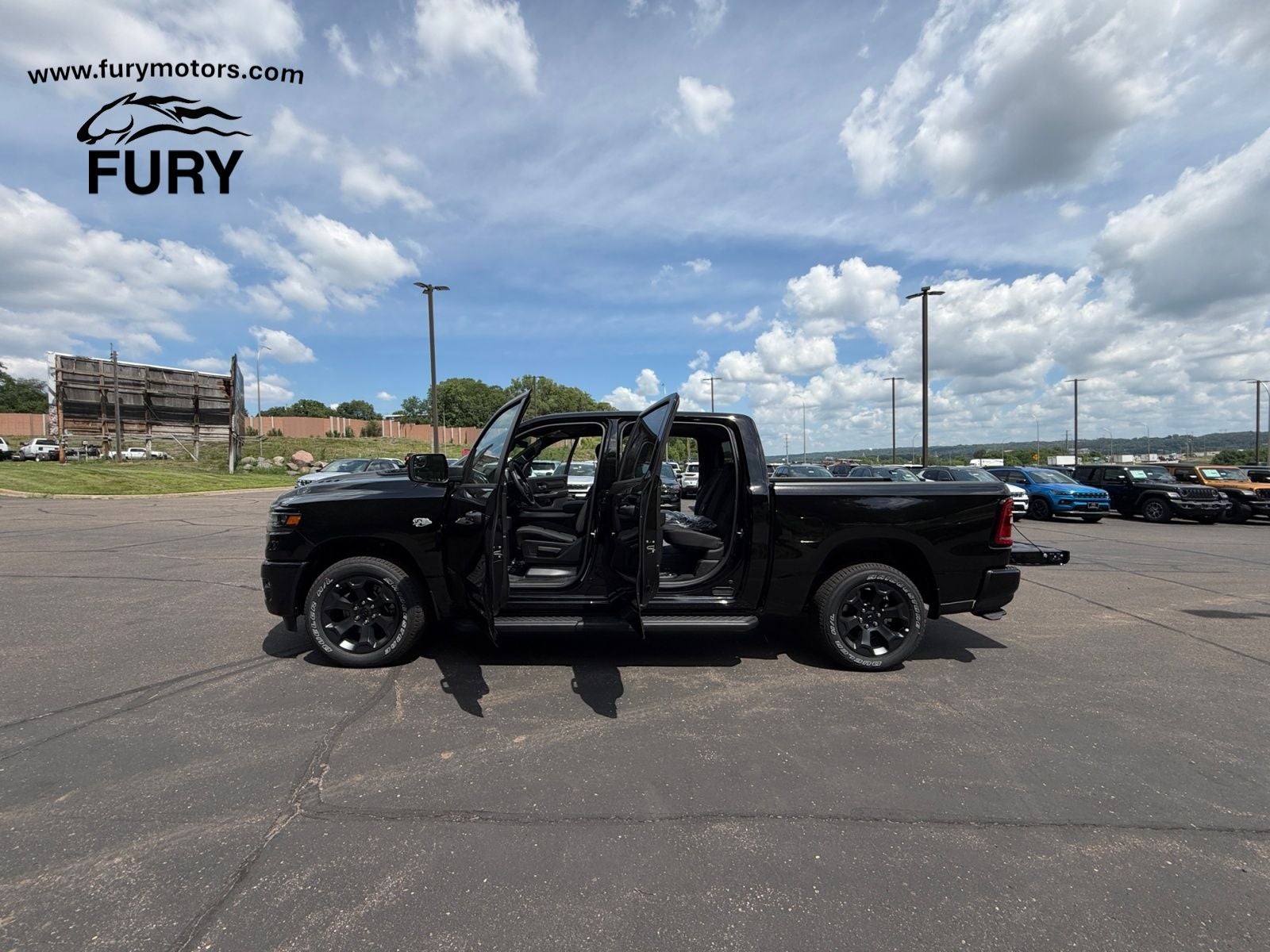2026 RAM 1500 RAM 1500 EXPRESS CREW CAB 4X4 5'7' BOX