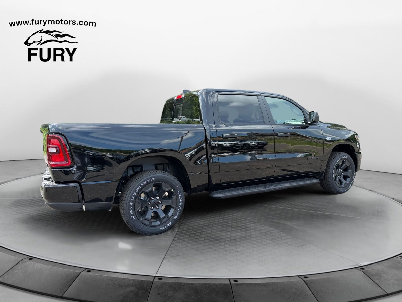 2026 RAM 1500 RAM 1500 EXPRESS CREW CAB 4X4 5'7' BOX