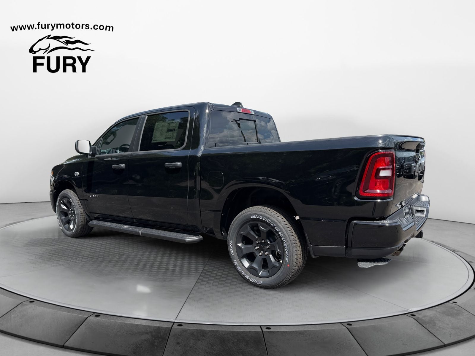 2026 RAM 1500 RAM 1500 EXPRESS CREW CAB 4X4 5'7' BOX