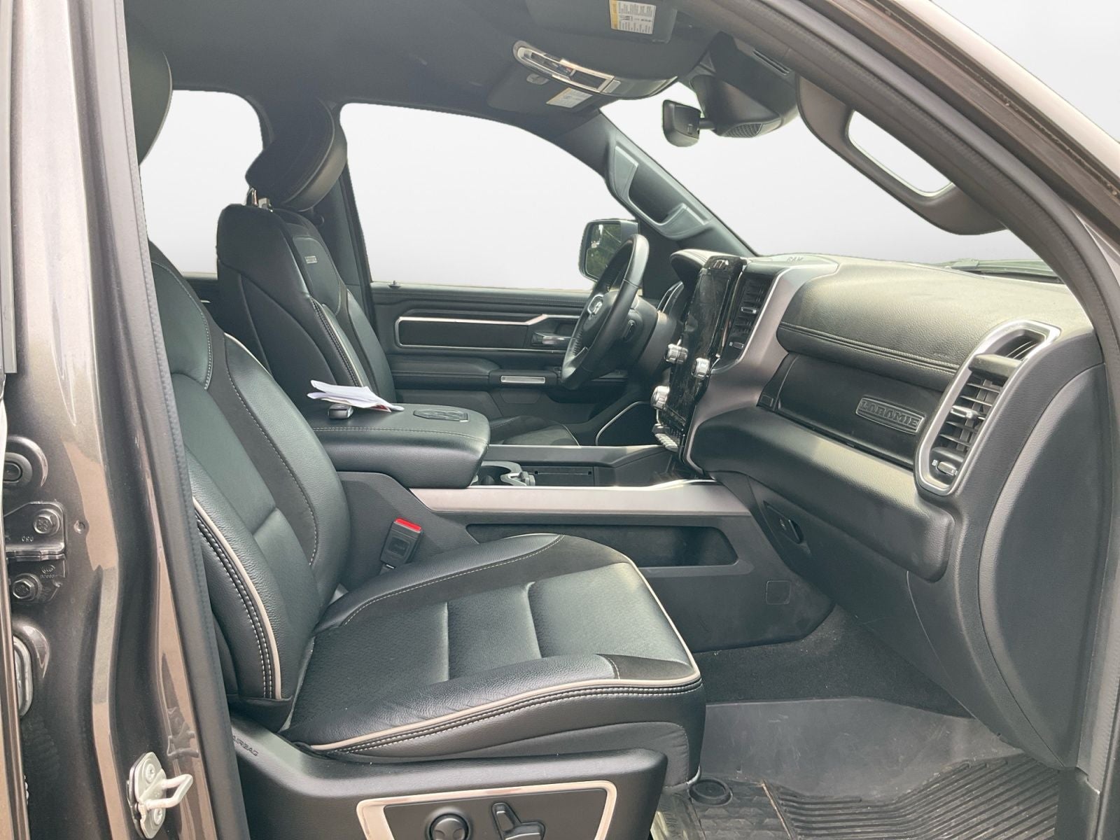 2023 RAM 1500 Laramie Crew Cab 4x4 5'7' Box