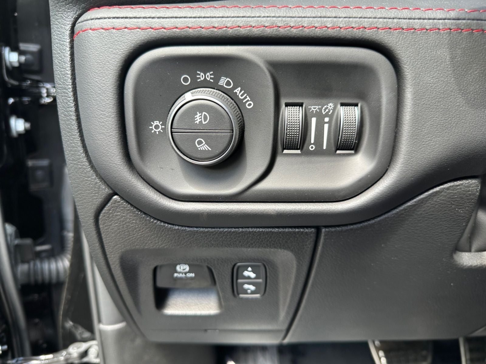 2026 RAM Ram 1500 RAM 1500 RHO CREW CAB 4X4 5'7' BOX
