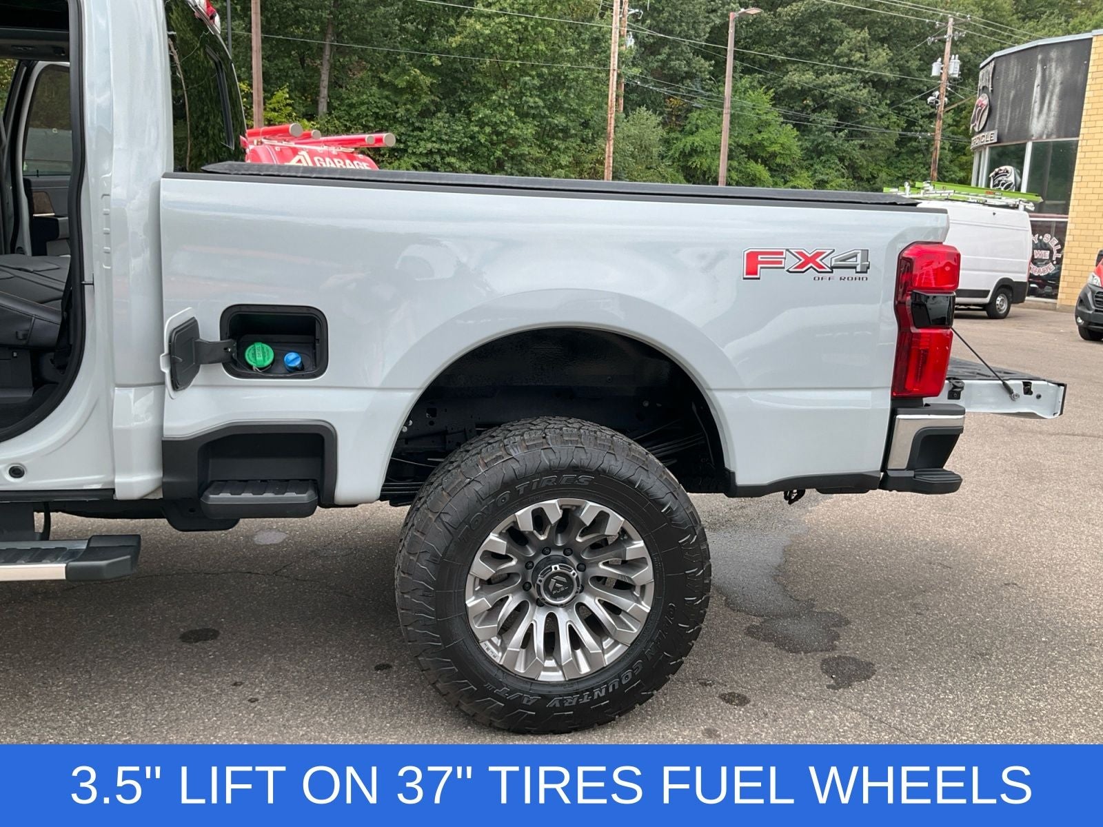 2025 Ford F-350SD Lariat