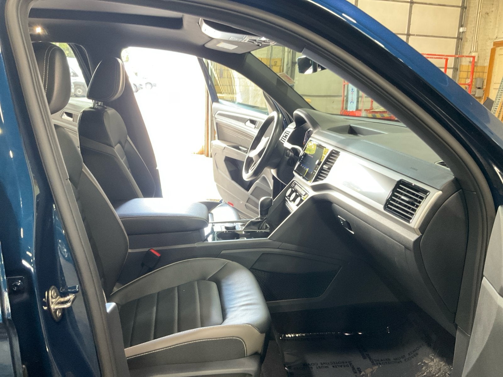 2022 Volkswagen Atlas Cross Sport 3.6L V6 SEL Premium R-Line