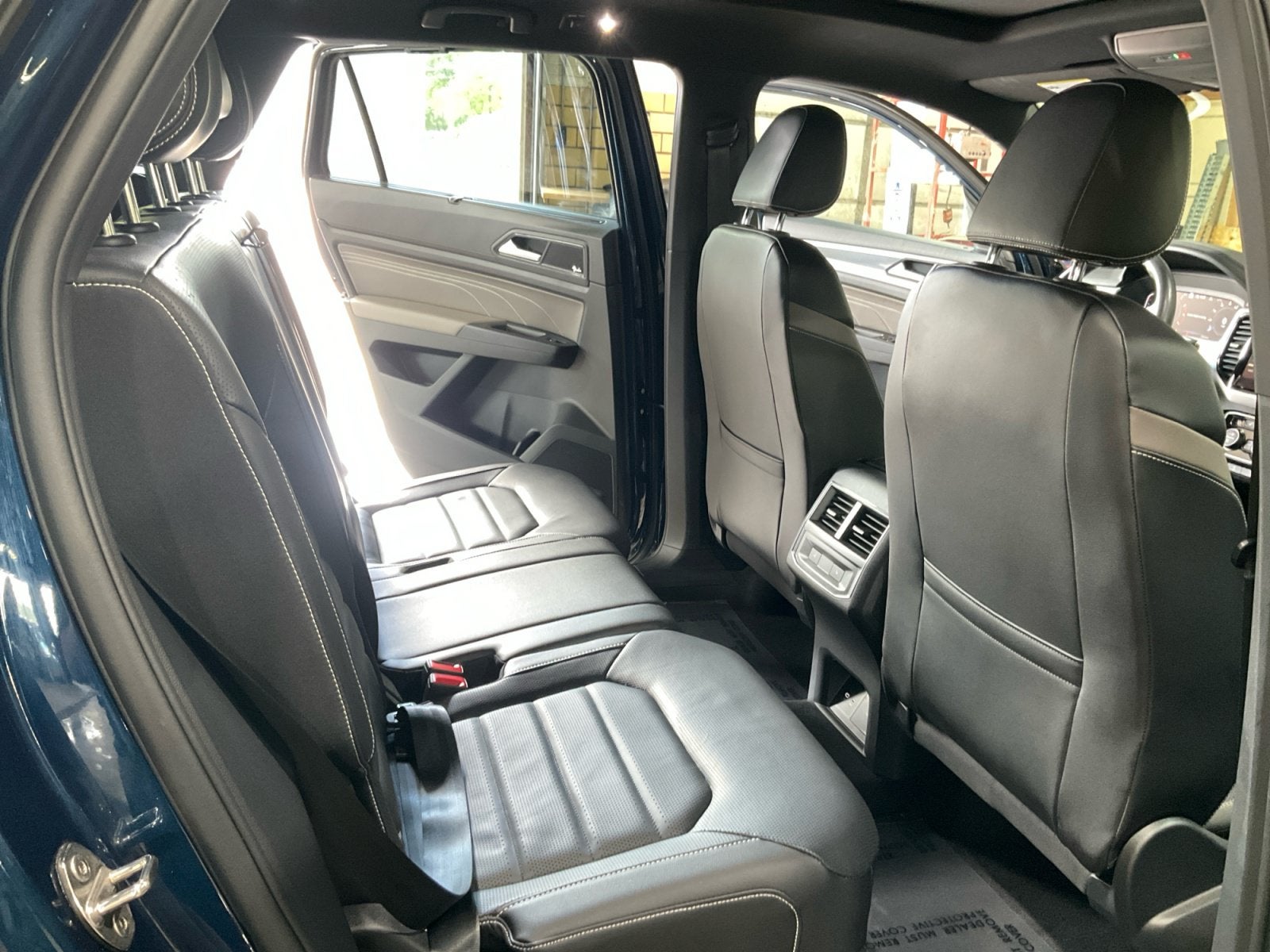 2022 Volkswagen Atlas Cross Sport 3.6L V6 SEL Premium R-Line
