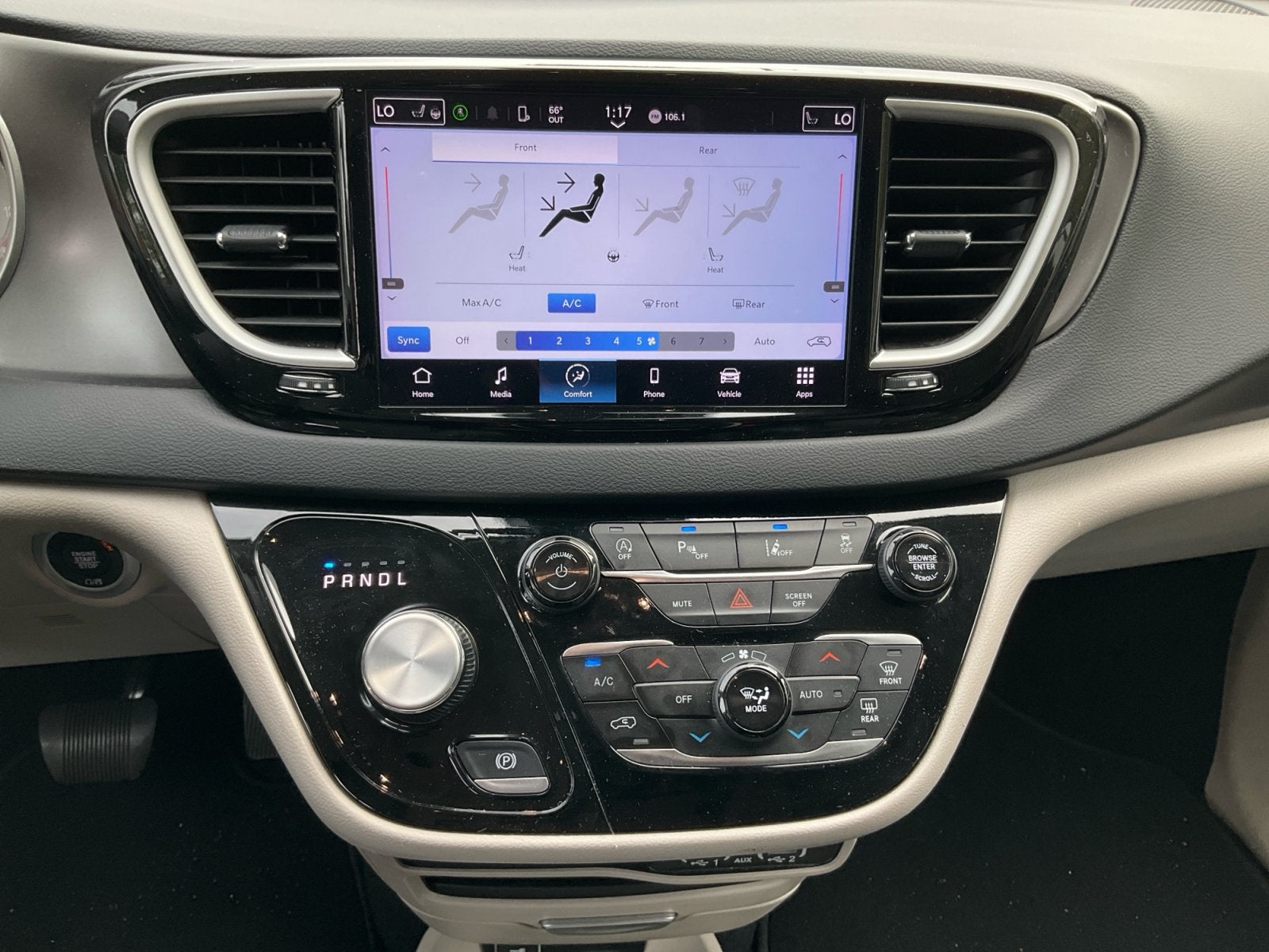2024 Chrysler Pacifica Touring L