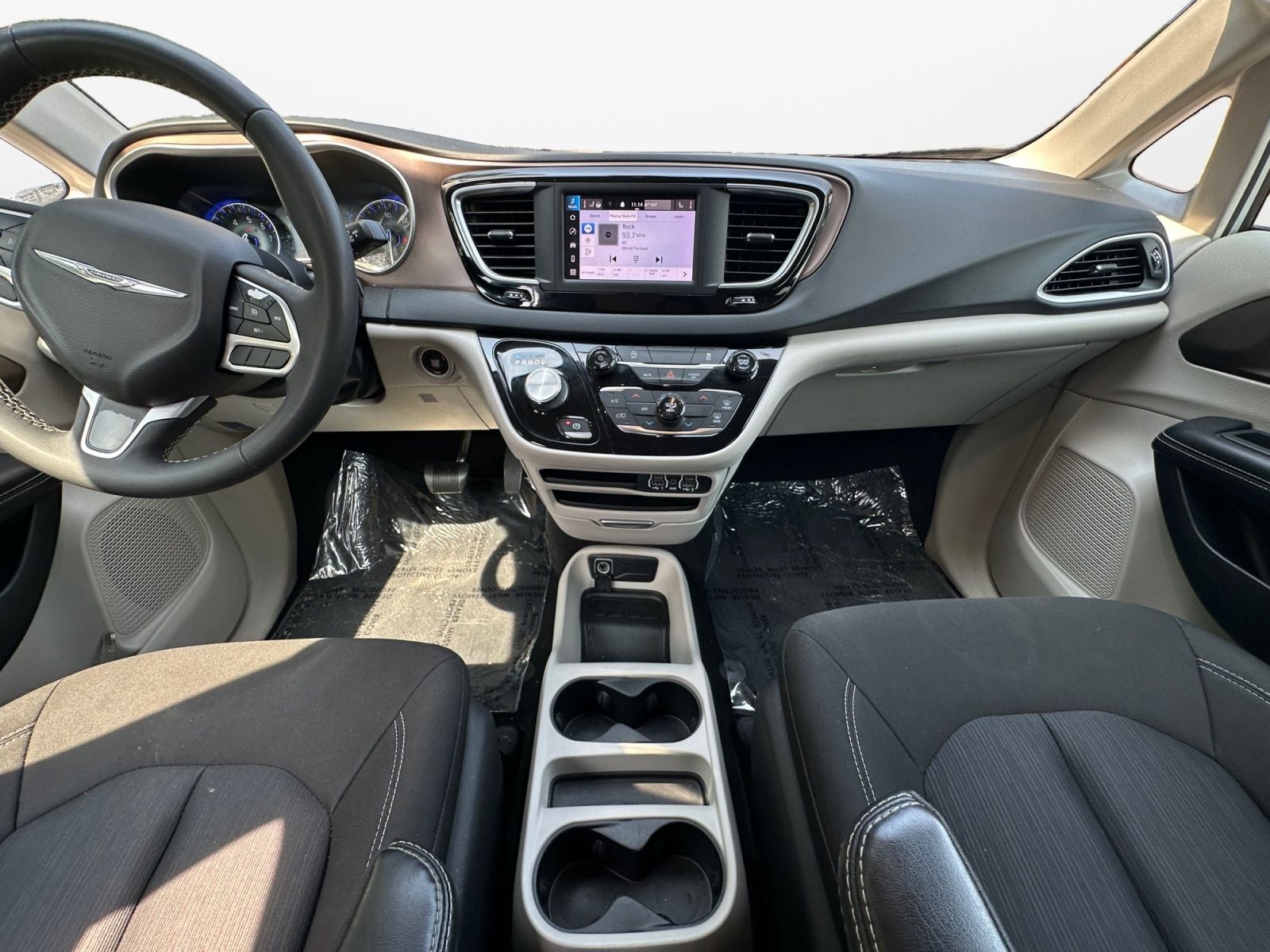 2022 Chrysler Voyager LX