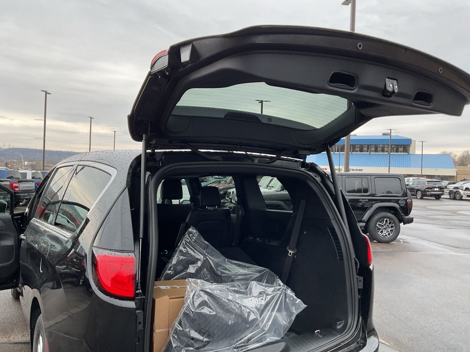 2026 Chrysler Voyager VOYAGER LX