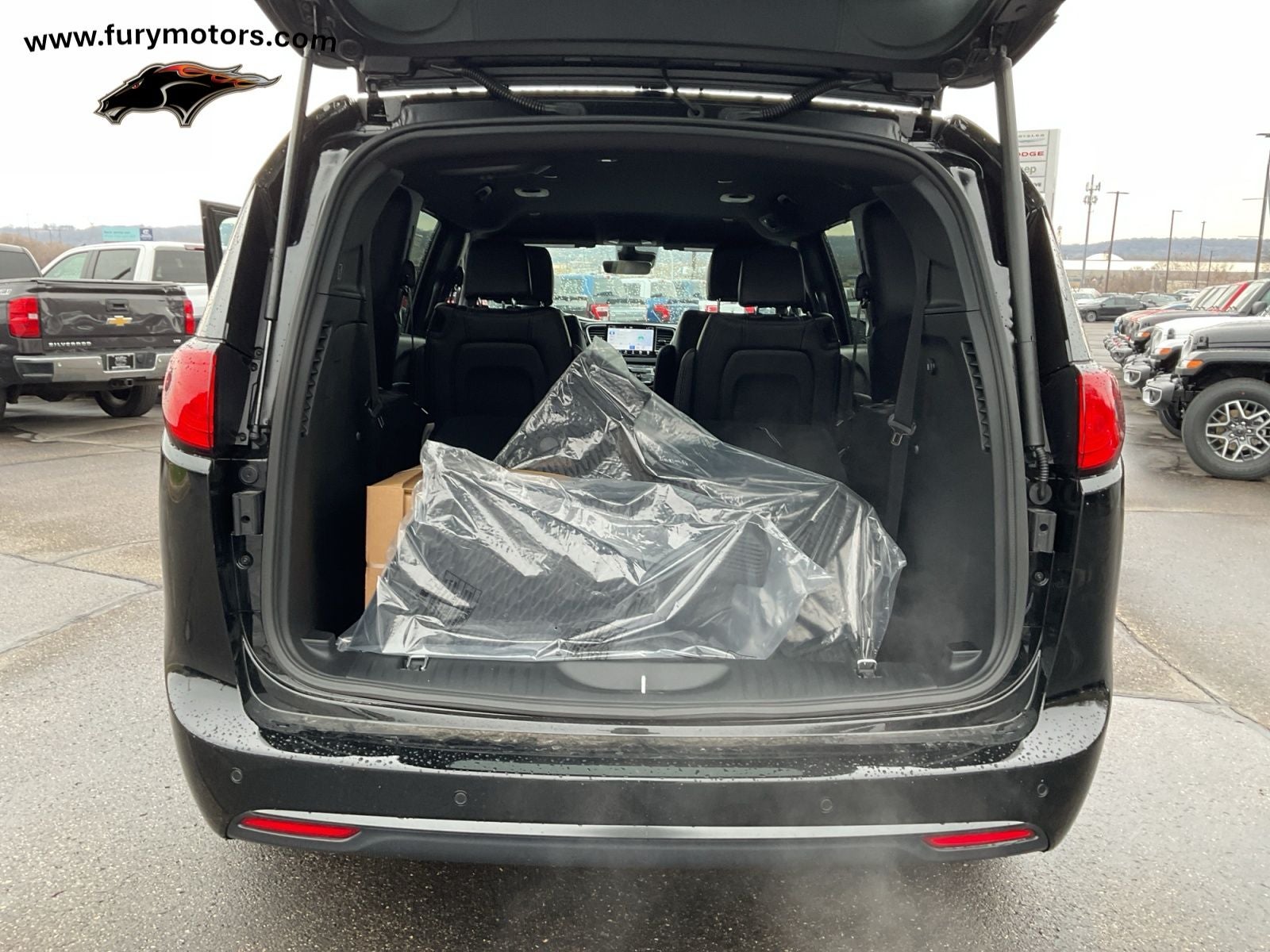2026 Chrysler Voyager LX