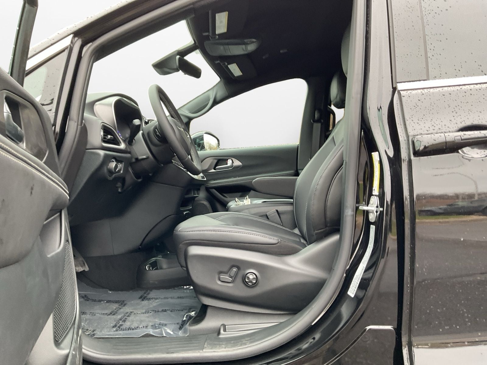 2026 Chrysler Voyager VOYAGER LX