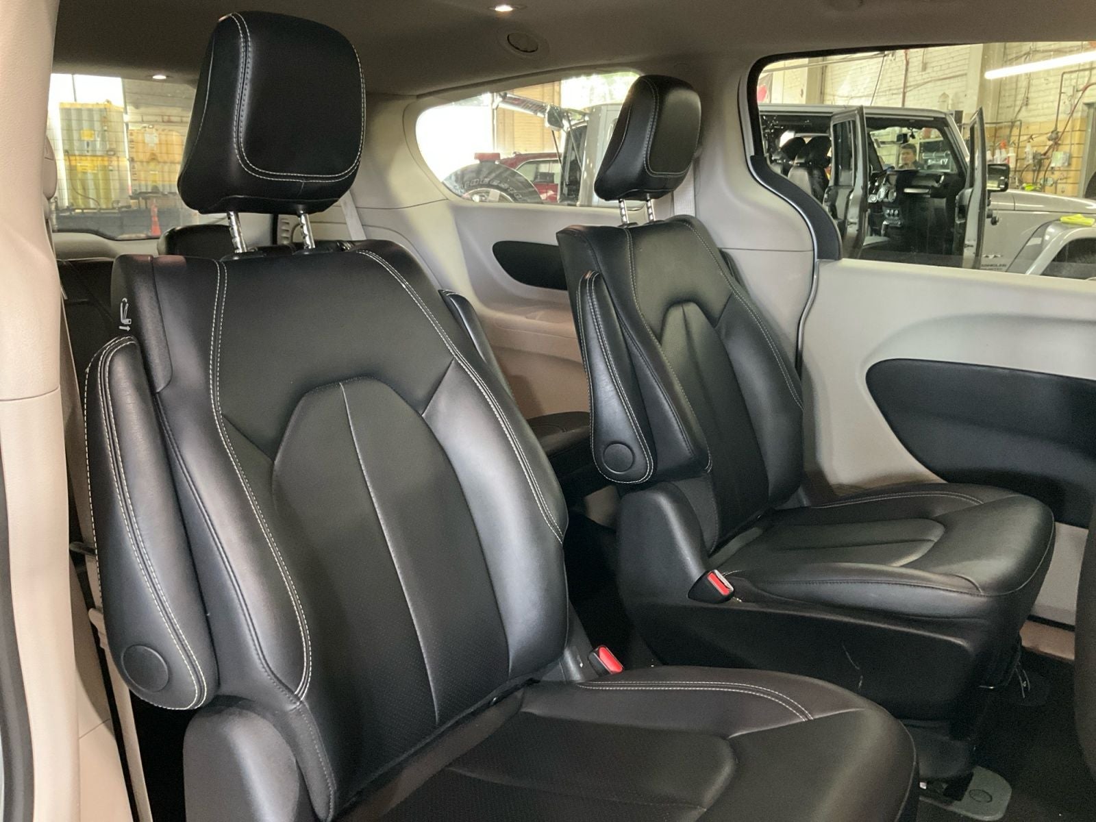 2024 Chrysler Pacifica Hybrid Select