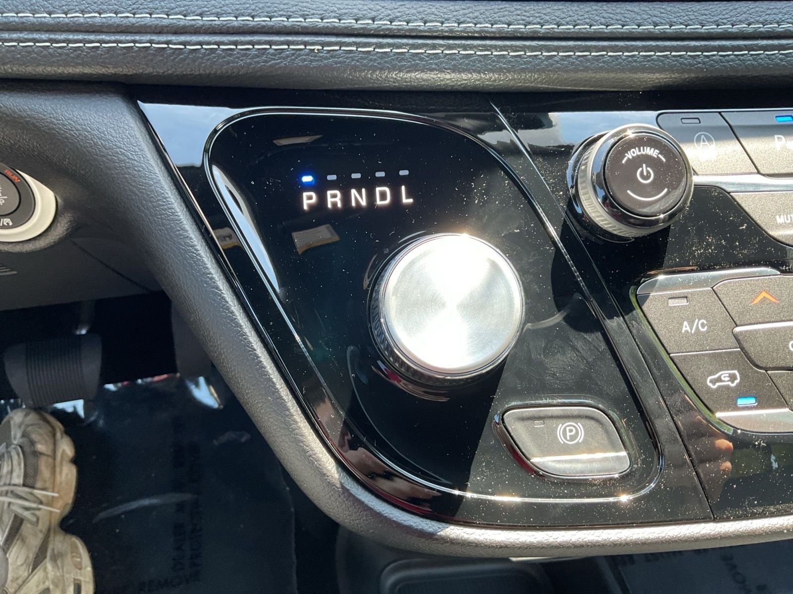2027 Chrysler Pacifica PACIFICA SELECT AWD