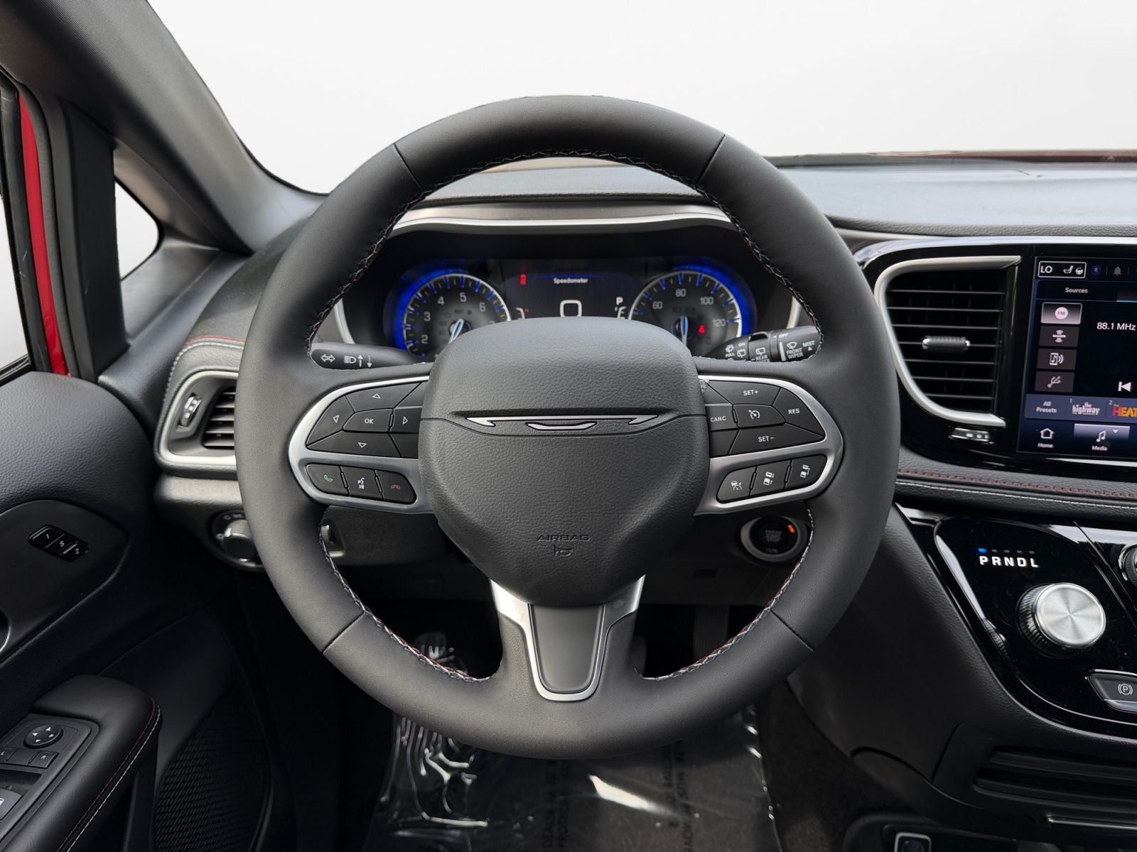 2027 Chrysler Pacifica PACIFICA SELECT AWD