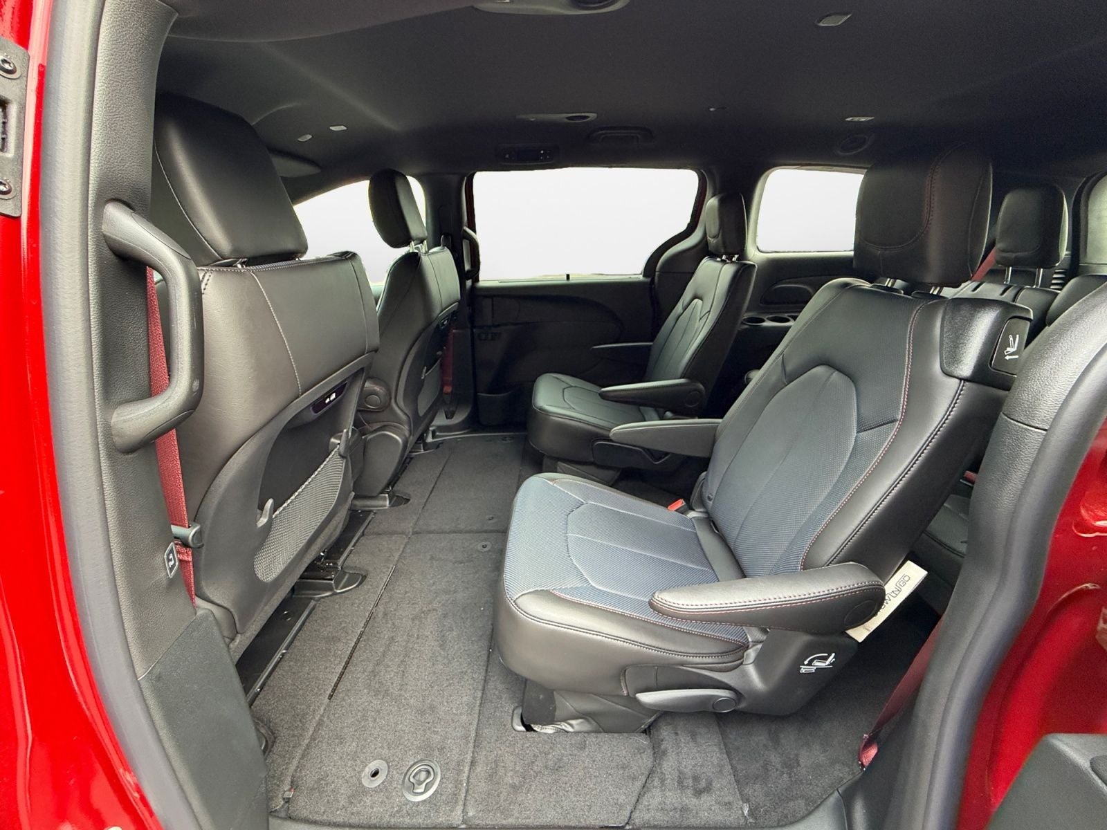 2027 Chrysler Pacifica PACIFICA SELECT AWD