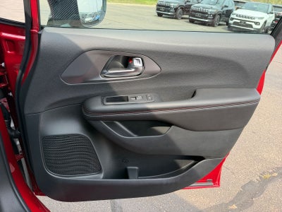 2027 Chrysler Pacifica PACIFICA SELECT AWD