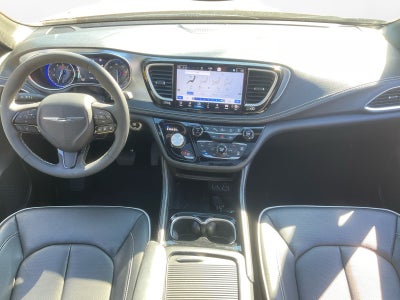2025 Chrysler Pacifica Limited AWD