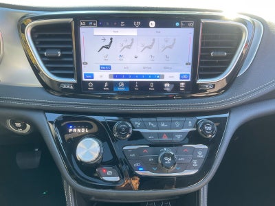 2025 Chrysler Pacifica Limited AWD