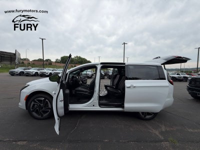 2027 Chrysler Pacifica PACIFICA LIMITED AWD