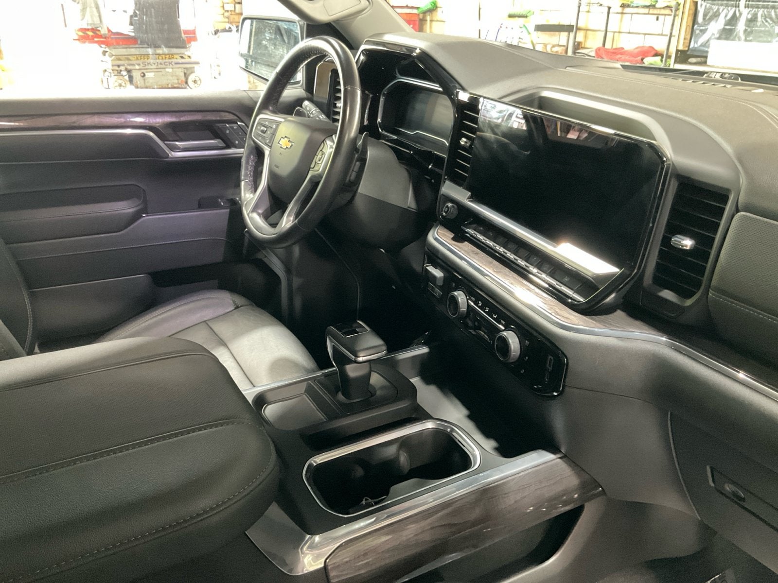 2023 Chevrolet Silverado 1500 4WD Crew Cab Short Bed LTZ