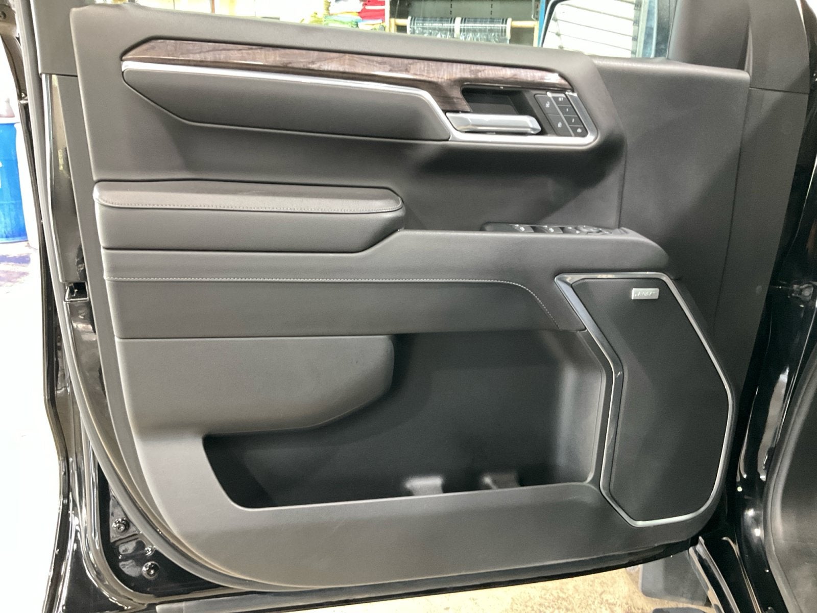 2023 Chevrolet Silverado 1500 4WD Crew Cab Short Bed LTZ