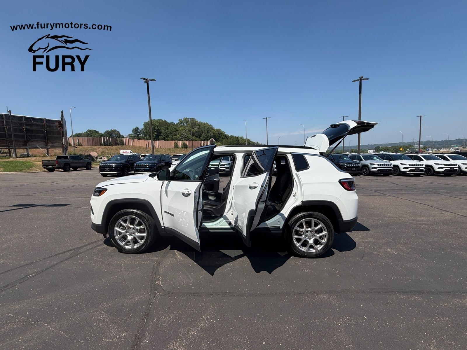 2023 Jeep Compass Latitude Lux FWD